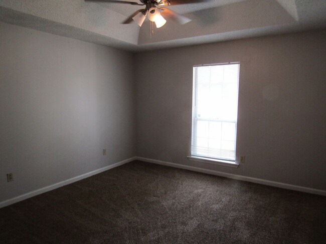 Building Photo - 110 Tempest Ln