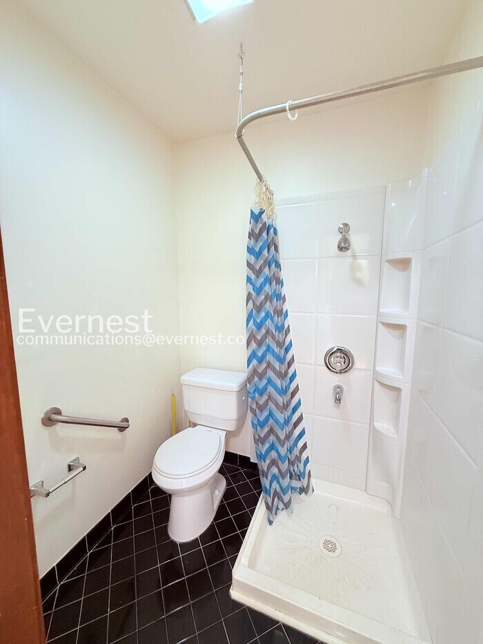 Building Photo - 5369 Wright Way W
