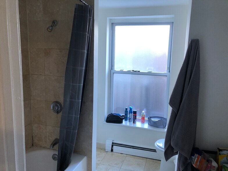 Building Photo - 20 Kilmarnock St