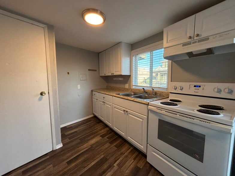 Building Photo - 302 Union St