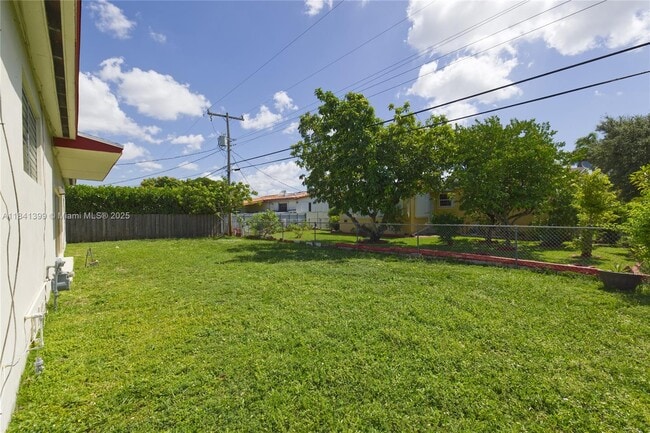 Building Photo - 1411 SW 82nd Ct