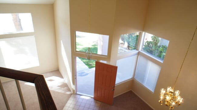 Building Photo - WONDERFUL 5 BD HOME WELL-LOCATED NORTHWEST...