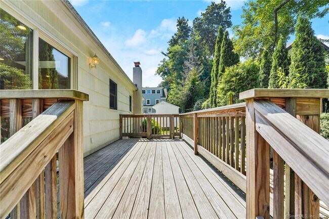 Building Photo - 50 Catoonah St
