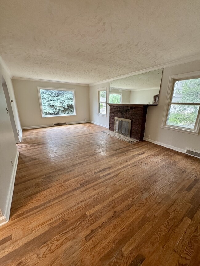 Building Photo - 4725 N 60th St