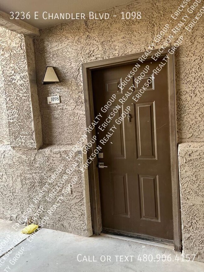 Building Photo - 3236 E Chandler Blvd