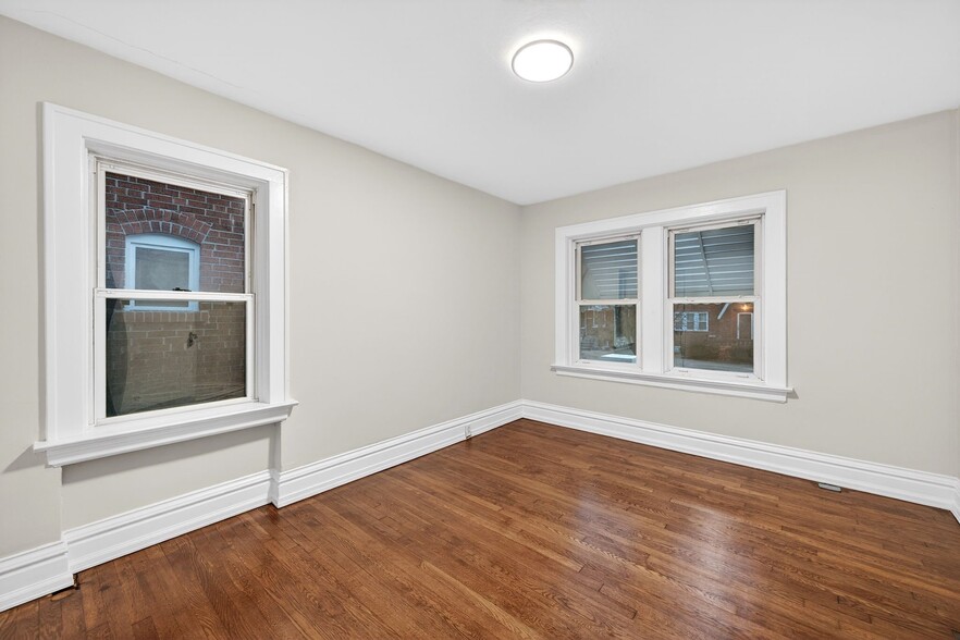 Building Photo - 6135 Newport Ave