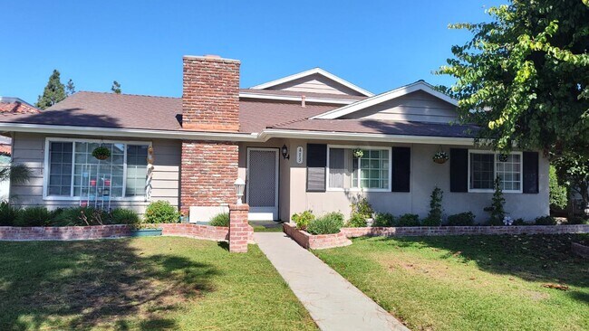 Building Photo - West Stevens-413