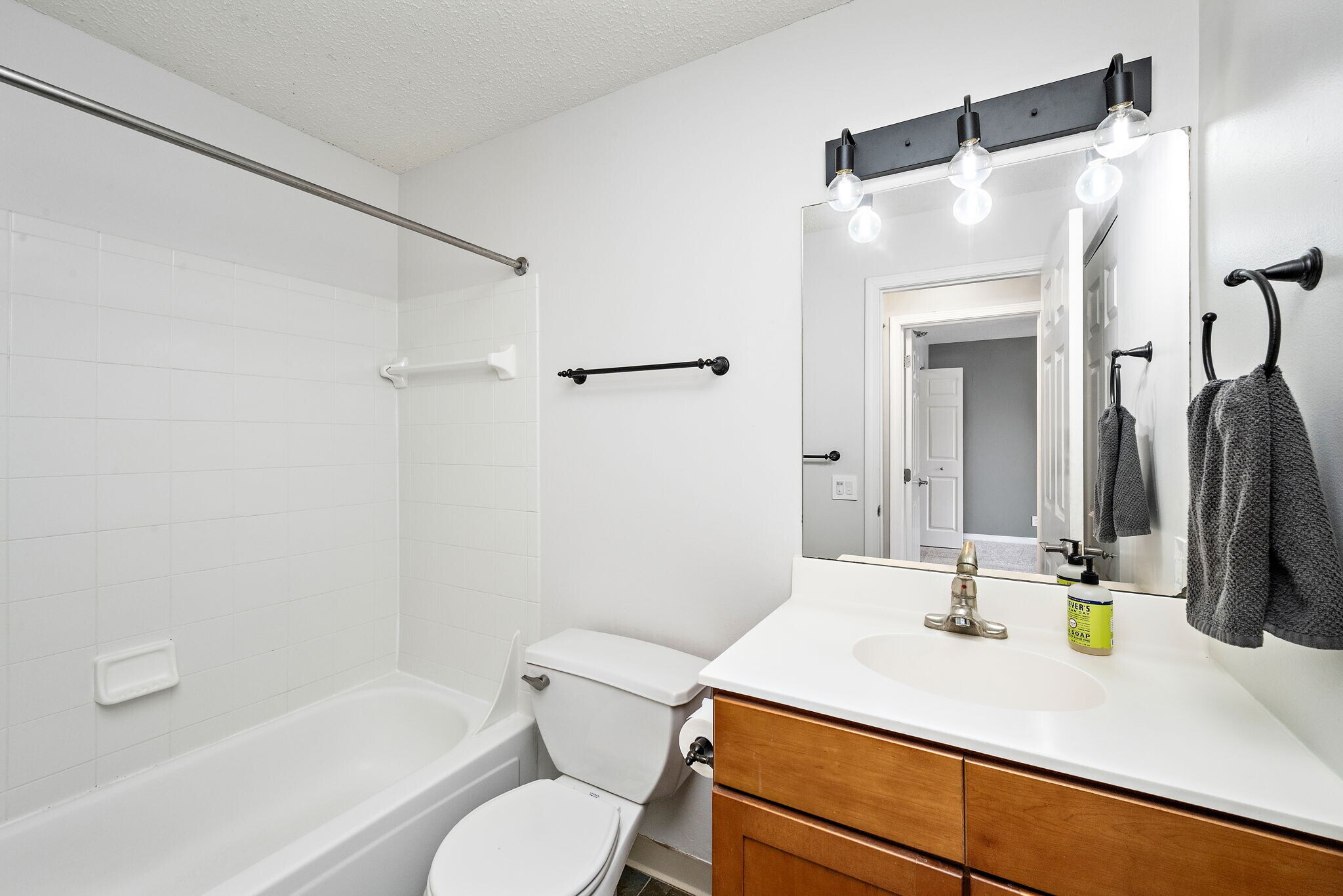 Building Photo - 6155 Chasewood Pky