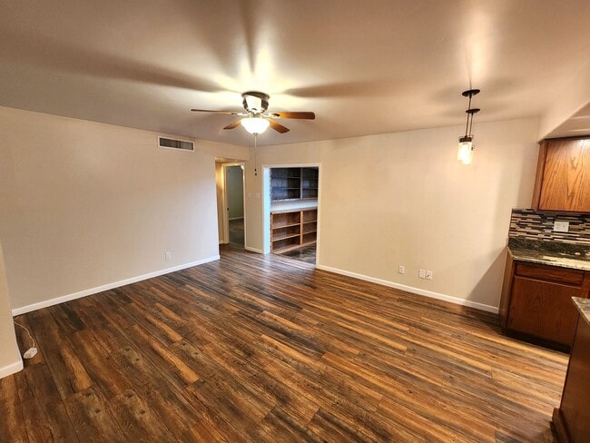 Building Photo - 1795 Carlyle Dr