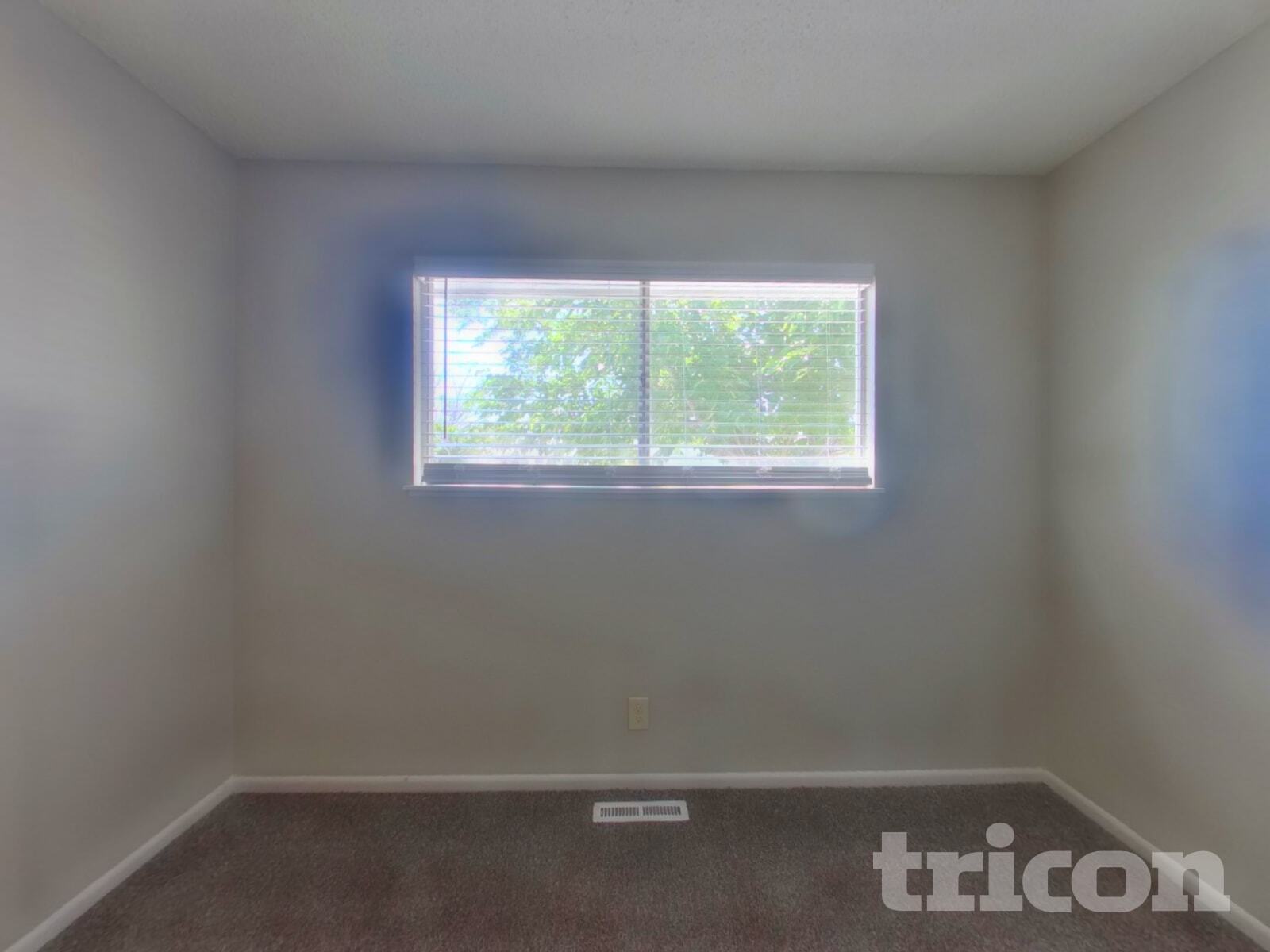 Building Photo - 3310 Heights Dr