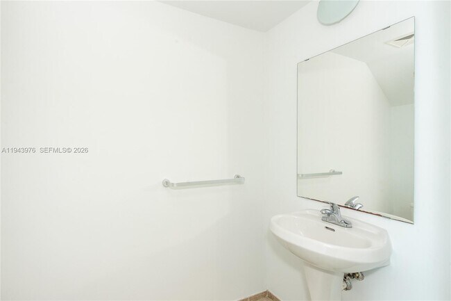 Building Photo - 60 SW 13th St