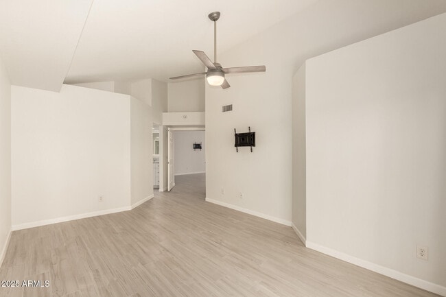 Building Photo - 11860 N 40th Way