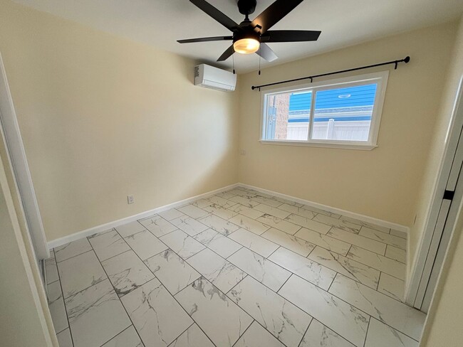 Building Photo - 1674 Kino St