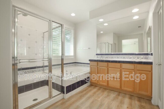 Building Photo - 32555 Favara Dr