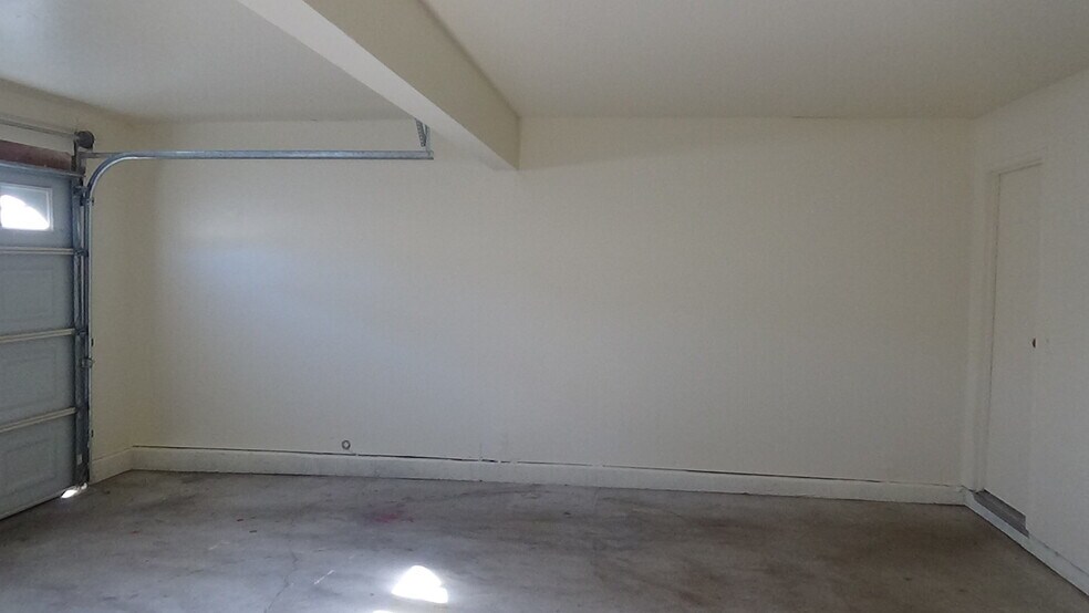 Garage Wall2 - 725 Summerwood Ln