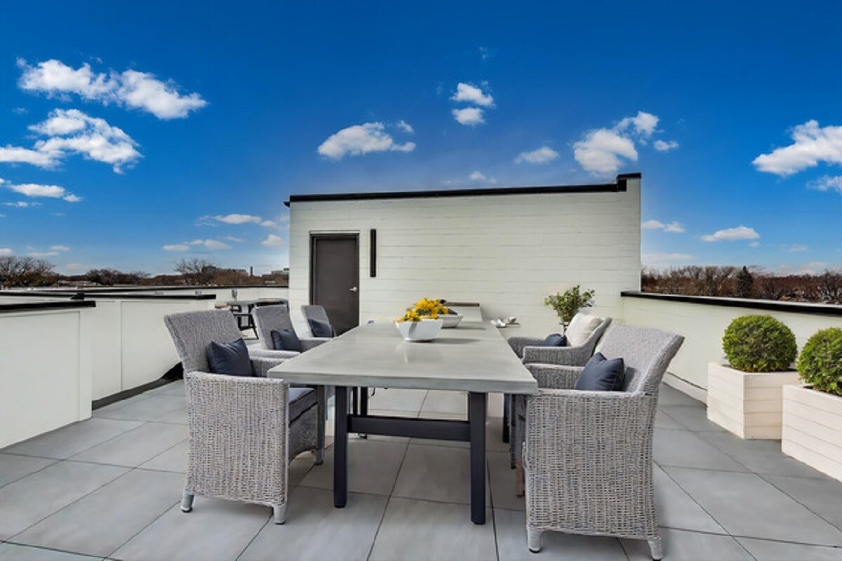 Building Photo - 5015 N Lincoln Ave