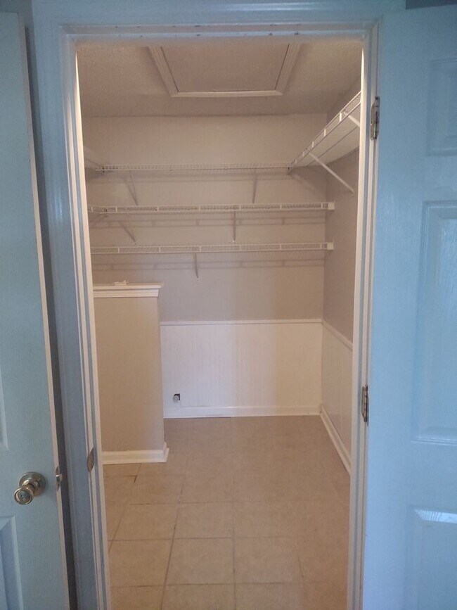 Building Photo - Delightful Two Bedroom Two Full Bath Home!