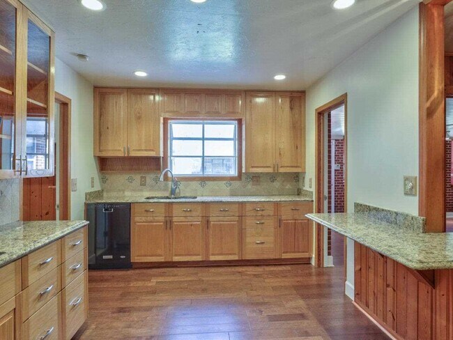 Building Photo - 2950 Meginnis Arm Rd