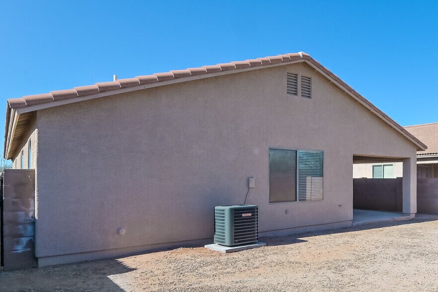 Building Photo - 7103 S Providence Dr