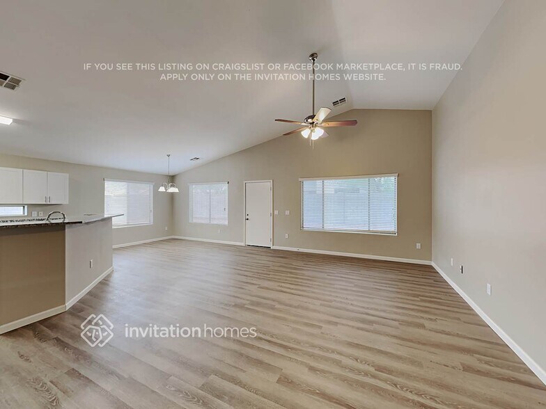 Building Photo - 11258 W Locust Ln