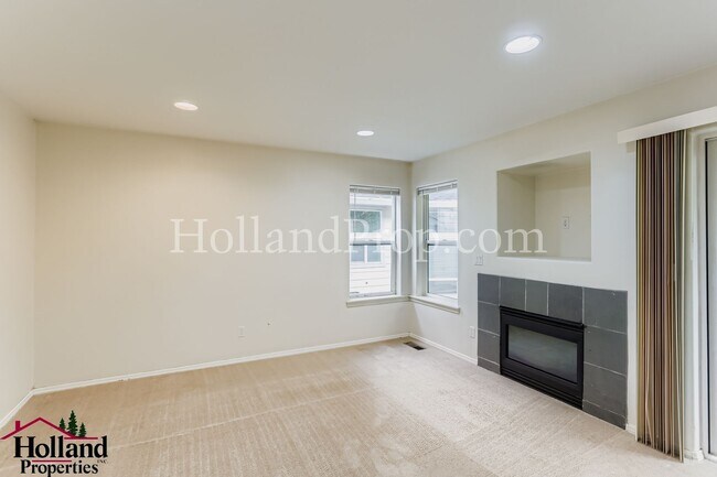 Building Photo - 3060-3062 Lazy River Dr