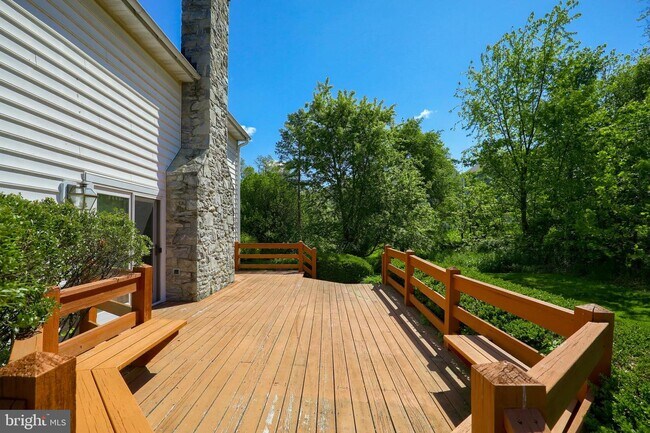 Building Photo - 1886 Conard Rd