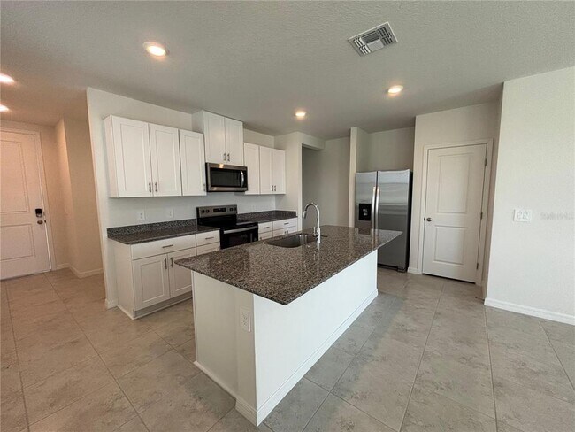 Building Photo - 5526 Clove Row