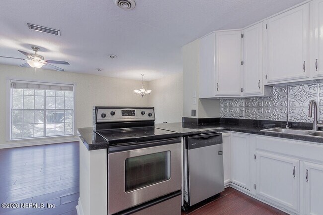 Building Photo - 1205 16th St N