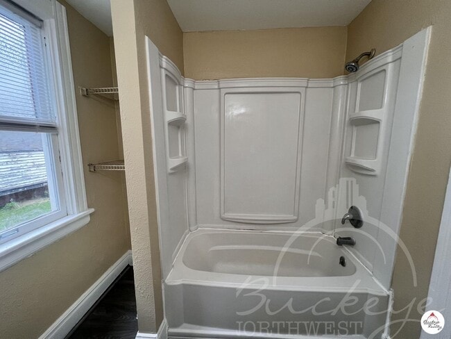 Building Photo - 3113 Scottwood Ave