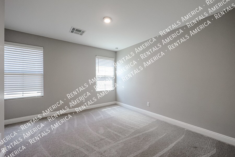 Building Photo - 263 N 69th Pl