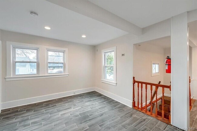 Building Photo - 67 Watkins Ave