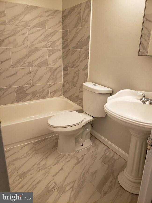 Building Photo - 924 Portia Ct