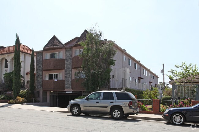 Primary Photo - 310 E Elmwood Ave