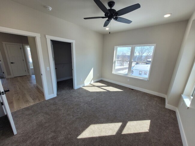 Building Photo - Cannery Crossing #2