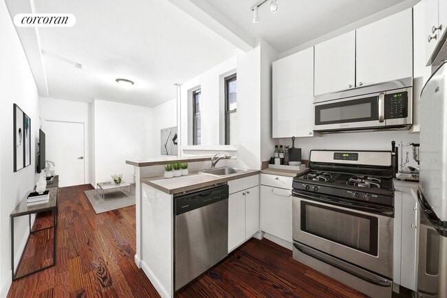 Building Photo - 533 Bergen St