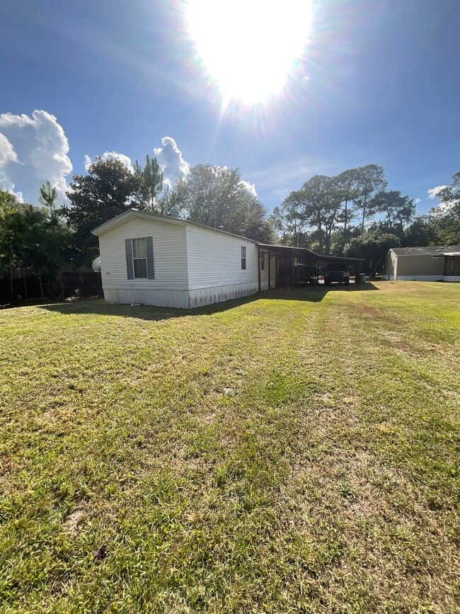 Building Photo - Macclenny SR121 Singlewide