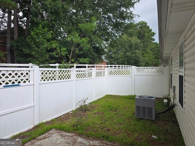 Building Photo - 5022 Winfield Dr