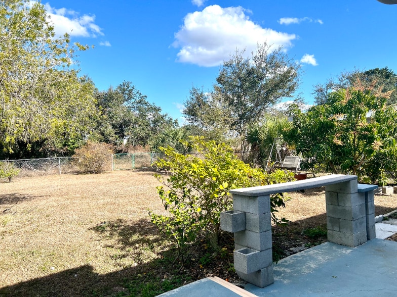 Building Photo - 2540 Sistina St