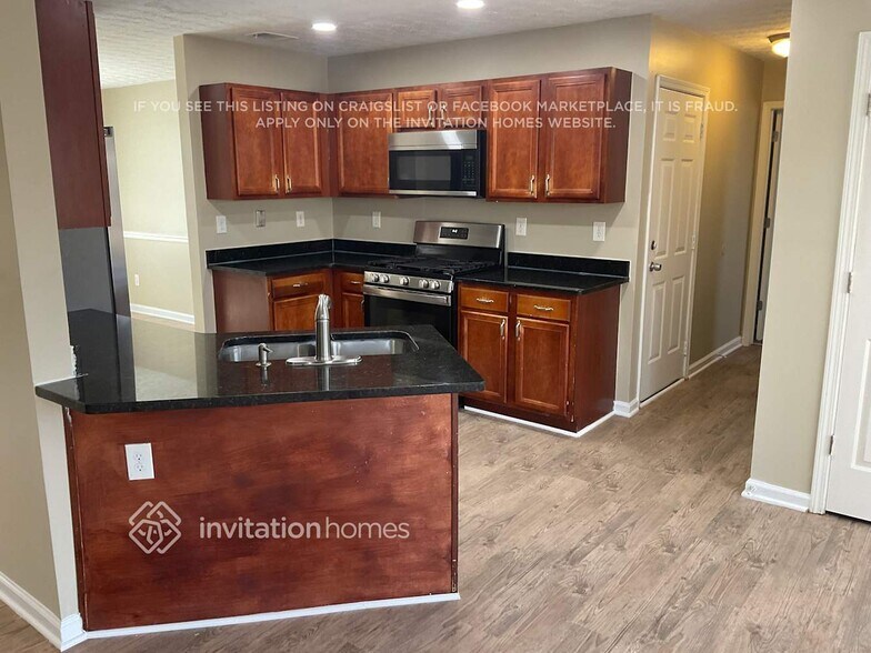 Building Photo - 1023 Lear Dr