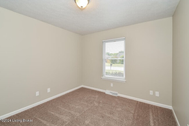 Building Photo - 5613 Ree Dr