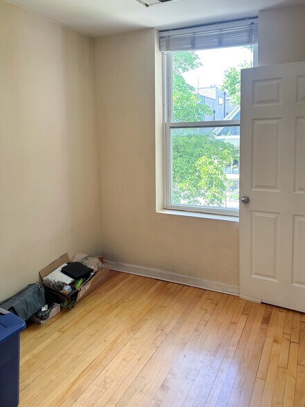 Building Photo - 1645 N Mozart St