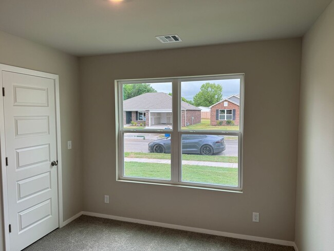 Building Photo - Brand New 4 Bedroom in Bixby