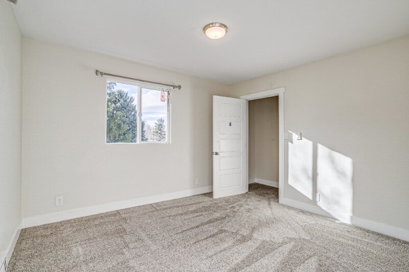 Building Photo - 10490 W Dakota Ave