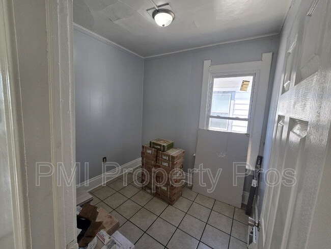 Building Photo - 2626 N 24th St