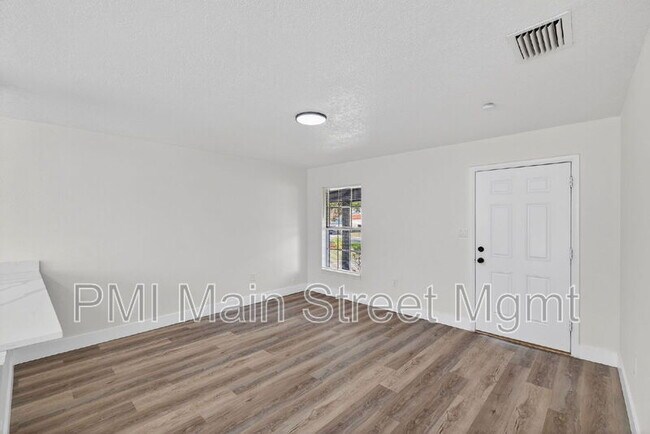 Building Photo - 1098 Leeway Ct