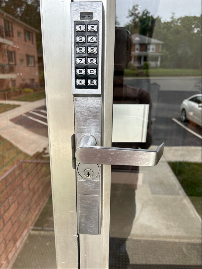 Building Photo - Downtown Morganton - One Bedroom Apt on top floor with wood floors great natural light, updated f...