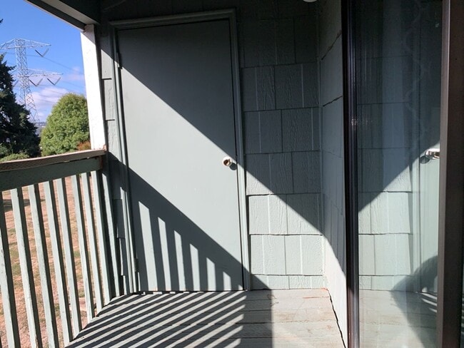 Building Photo - Elegant Auburn Condo 1Bd/1Ba