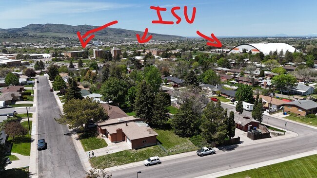 Building Photo - 94 Yale St