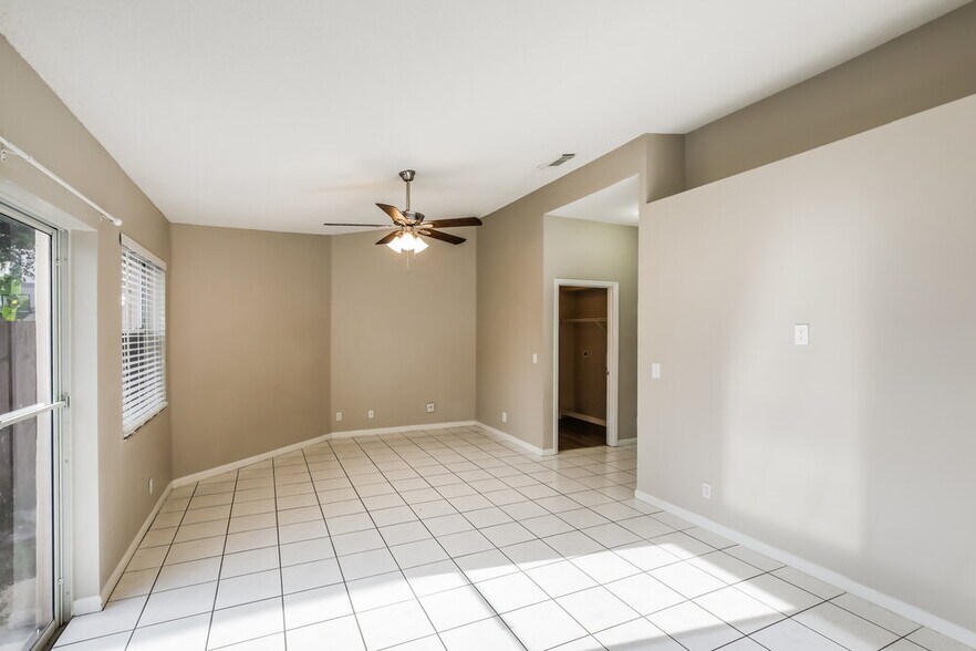 Building Photo - 4792 NW 5th Pl