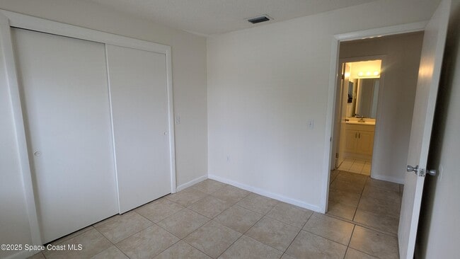 Building Photo - 215 San Juan Cir